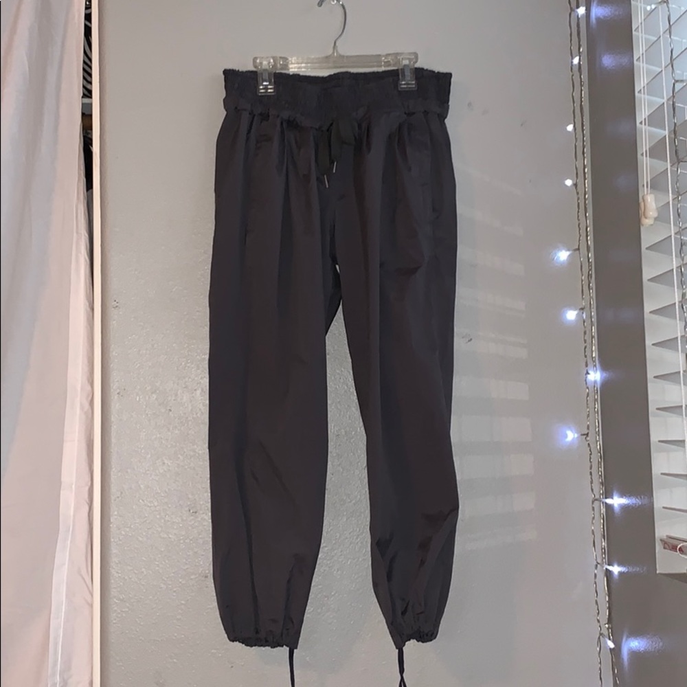 Lululemon lightweight singed gray joggers.